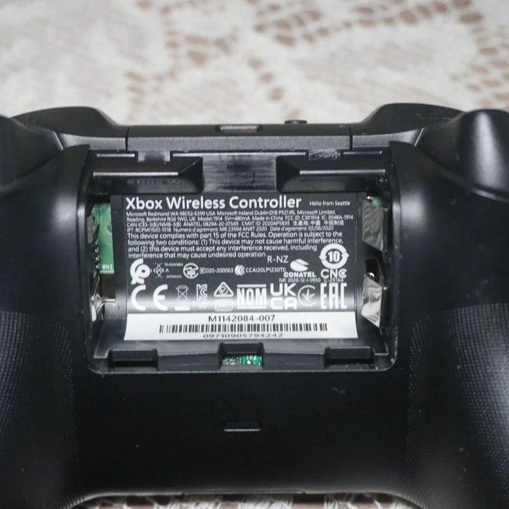 Microsoft Xbox Wireless Controller Carbon Black *Joystick Drift*